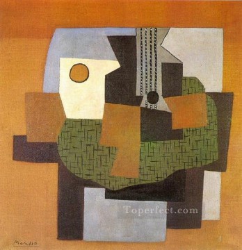 Frutero guitarra y cuadro sobre mesa 1921 cubismo Pablo Picasso Pinturas al óleo